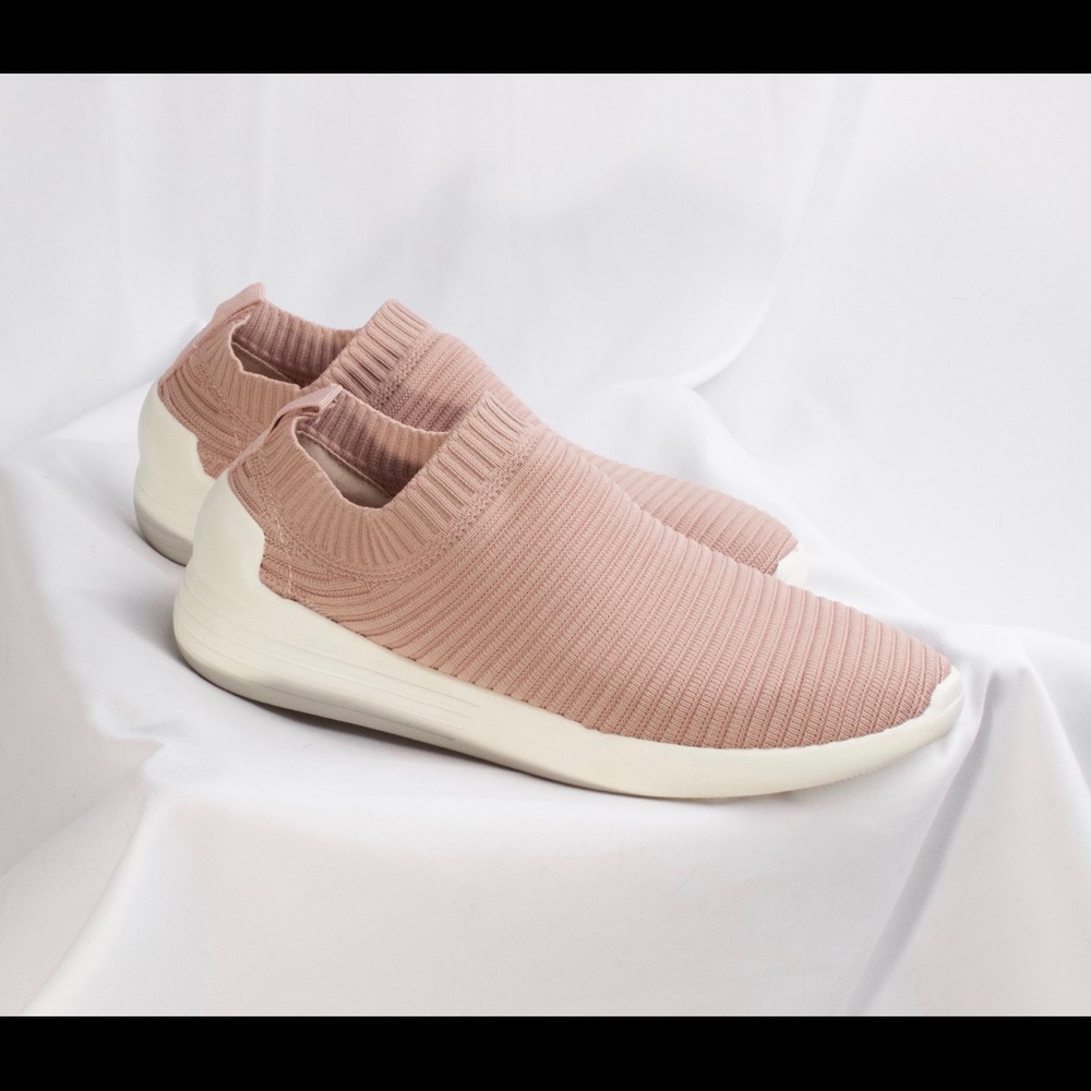 (LILIANA) Slip on Sneaker